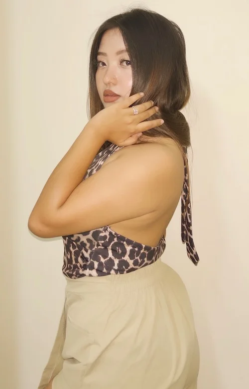 Aditi curvy yet beautiful and confident call girl and escort service provider